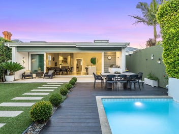 Exquisite Devonport village villa