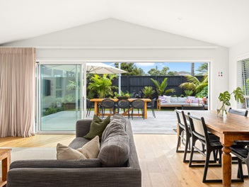 Stylish Coastal Living in Mairangi Bay