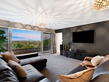 A Mid-Century Masterpiece with Panoramic Views