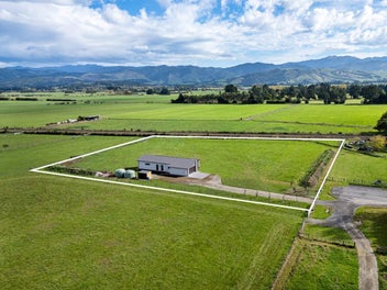 Brand New Lifestyle with a Tararua View