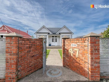 Four Bedroom Villa Close To The Beach