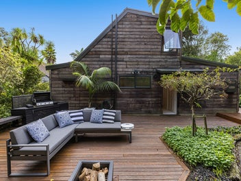 SERENE SEASIDE SANCTUARY