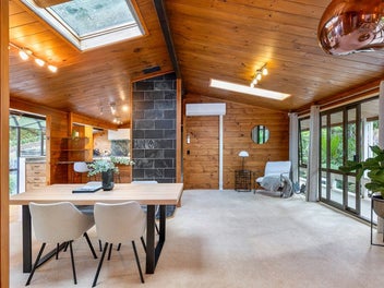 Vendors Moved to Aus - Property Must Sell!