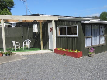 Image 1 of 7