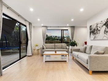 Hillcrest Ease. City Convenience. Family Perfect.
