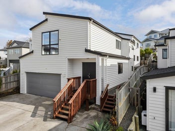 Multi-Generational Living in Sought-After Howick