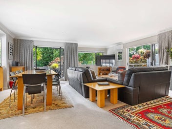 The Best of City Living on Whakaue Street!