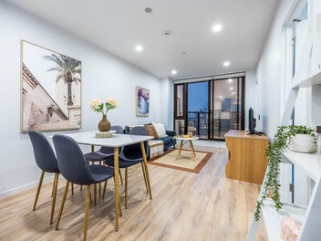 Pet-friendly penthouse needs to go!