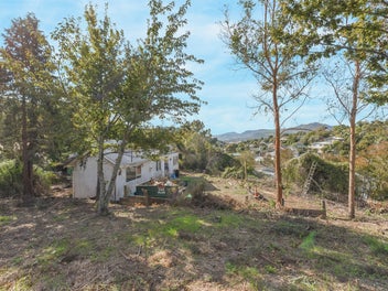Renovate or Redevelop - 1265sqm Prime Opportunity!