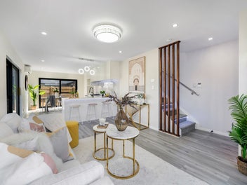 BEST NEW BUILDS IN PAPATOETOE - MUST SELL!