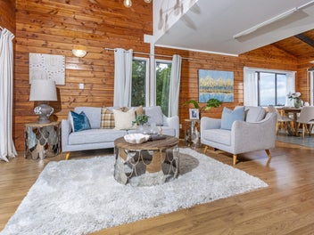 Freehold & Affordable! Overseas Owners say: SELL!