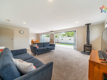 CENTRAL, SPACIOUS & READY TO MOVE IN!