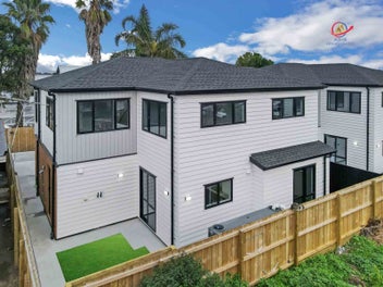 BRAND NEW WITH 210m2 FLOOR SIZE
