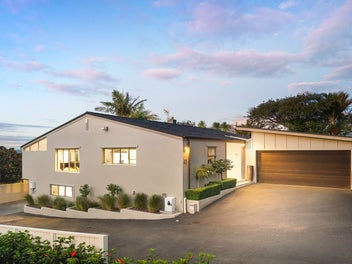 Iconic Rangitoto Views in a Lush Kohimarama Oasis