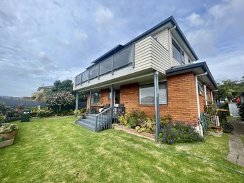 Image 1 of 18