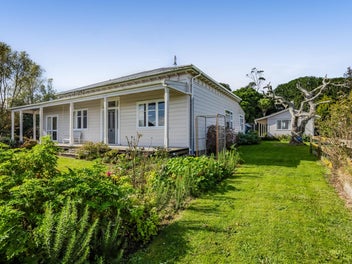 Lifestyle Retreat - Dual Dwellings on 11.5 Acres
