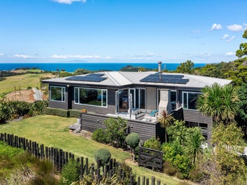 Ocean and Island views -Lifestyle balanced