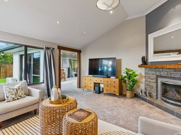 Spacious Living & Flow – Family Comfort at Its B
