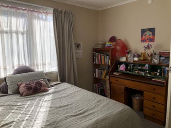 Image 1 of 7