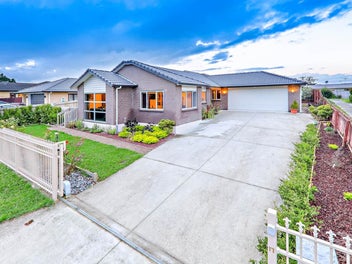 Spacious Brick & Tile Home in Central Papakura