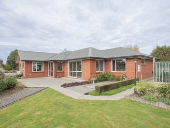 Exceptional living on Talboys Drive