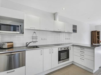 Image 1 of 18