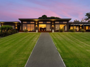 Sensational home, idyllic setting, large sheds