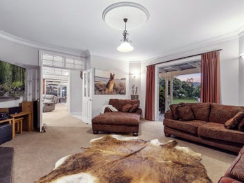 Elegance and Passion on Rea Road
