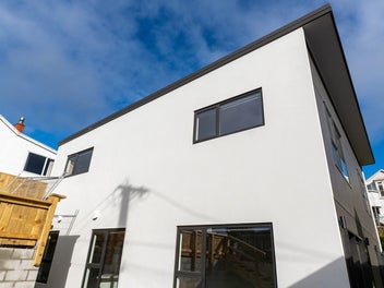 Image 1 of 7