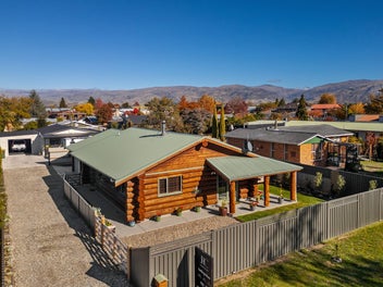 Unique Charm, Central Location