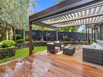 Executive Hideaway Moments from Mt Eden Village