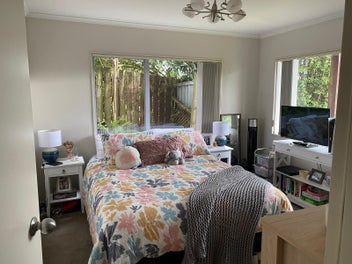 Image 1 of 7