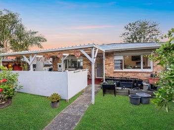 Stylish 2BR Home in Prime Manurewa Spot