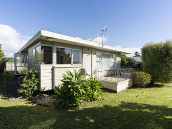 SOLID BRICK HOME – EASY-CARE ONERAHI GEM