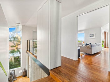 MID-CENTURY MODERN with VIEWS
