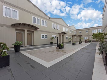 Stunning Terrace Home with Sea Views, Newmarket