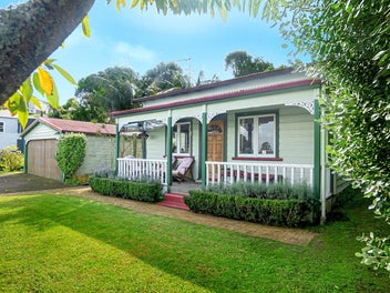 Full Site Character Cottage