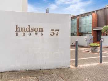 2 Bedrooms plus car park, in the heart of the city
