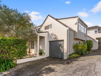 Peaceful Parkside Family Home