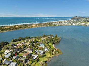 Modern Living by the Water's Edge
