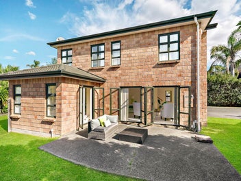 Your Chance to Own on West Harbour's Best Street