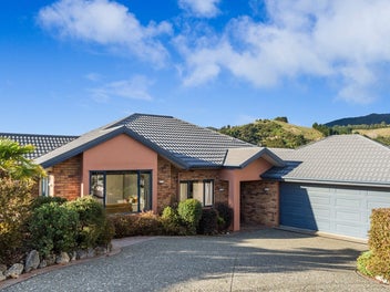 Owner Has Purchased - Sale Required!