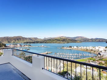 Private Lyttelton Oasis