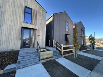 Image 1 of 20