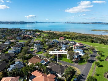 Your Over-50s Oasis Awaits - FREEHOLD 294m2