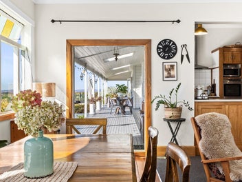 Elevated lifestyle - endless Hawke's Bay views