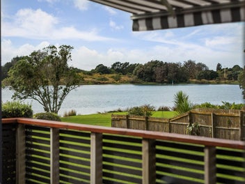 Open Plan Living With Harbour Views
