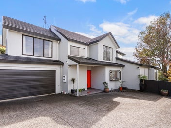 North Facing + Two Living Areas = Win