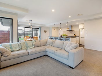 Entertain or live in style!
