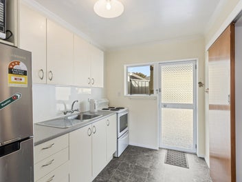 LOW MAINTENANCE 2 BEDROOM